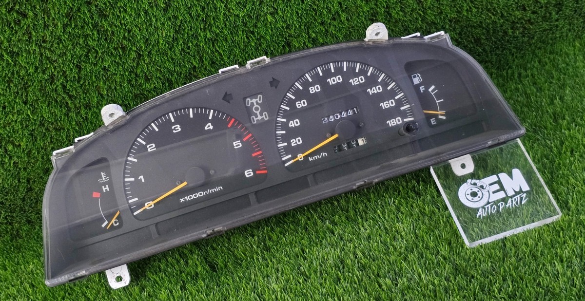 Toyota Hilux Surf 1996-1998 4WD Instrument Cluster M/T speedometer