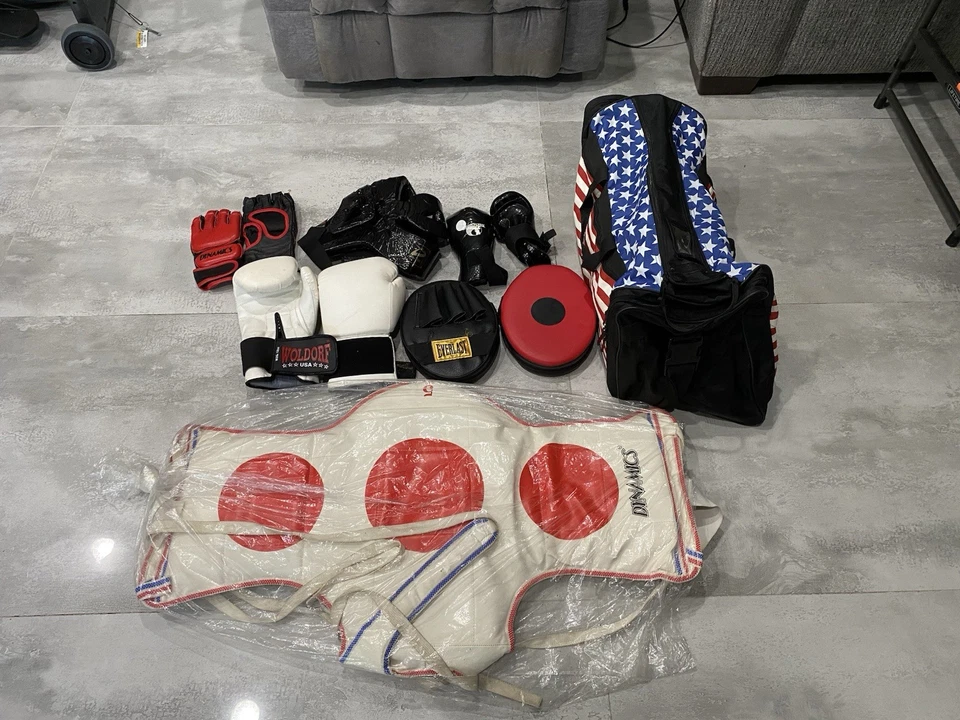 Body Guard., Boxing Gloves, Mma Gloves,, Punching Pads, Sports Bag - Image 4 of 4