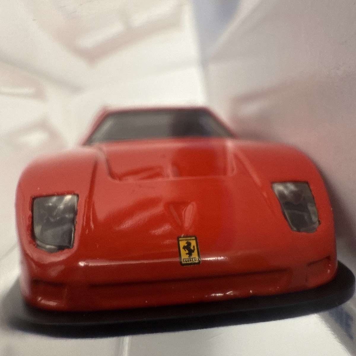 Hot Wheels F40 赤ミニカー Hot Wheels Ferrari F40 Competizione HW Exotics 4/5 Mainline