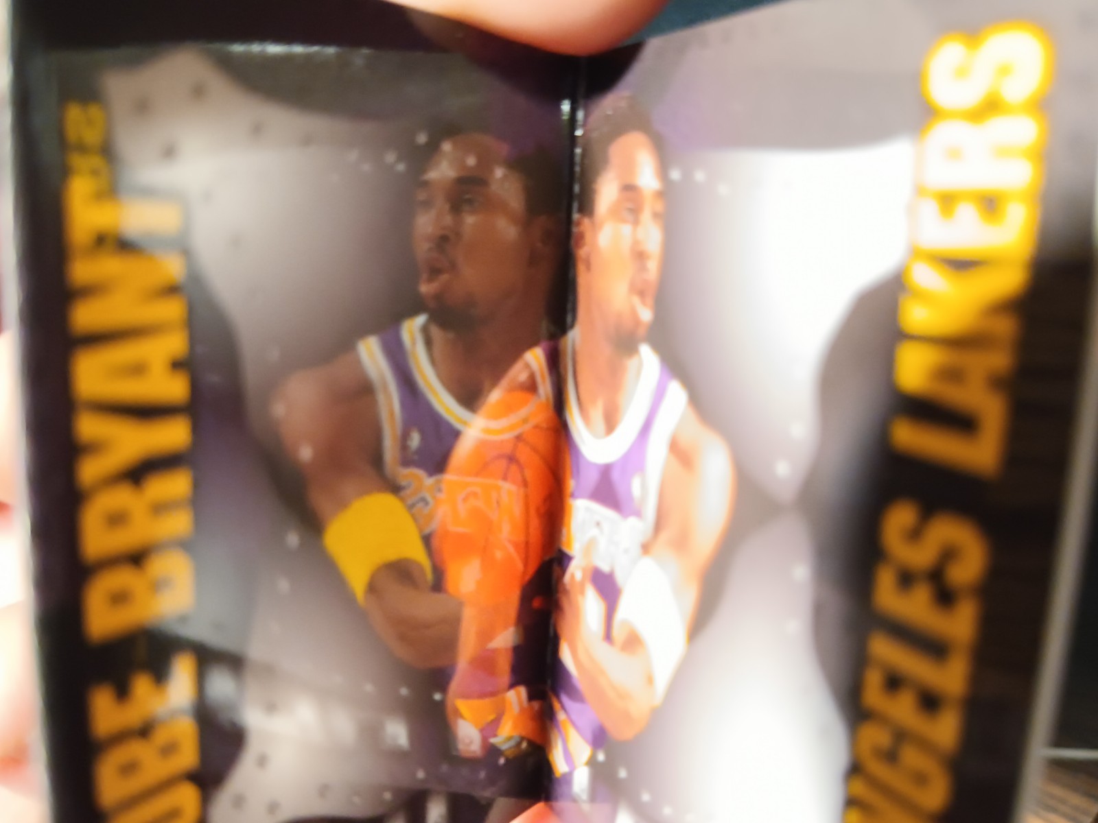 KOBE BRYANT (HOF) - 1998-99 Fleer Ultra Unstoppable Folded Card #12/15 US