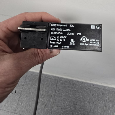 Schmersal AZM 170SK-0222KXA Safety Relay 24VAC/DC IP67 Panel Mount