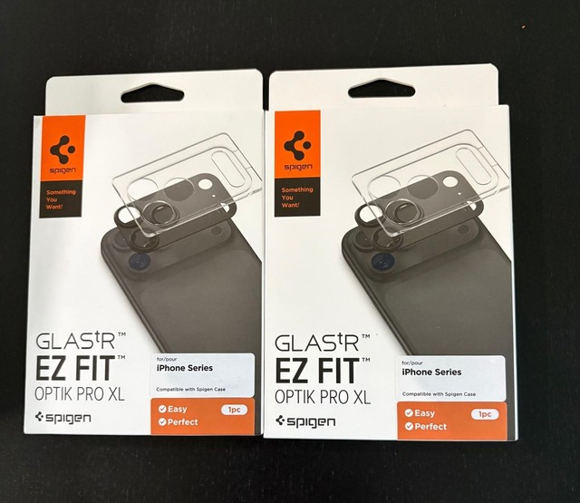 Spigen GLAS.tR Slim Camera Lens Protector