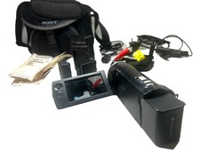 Sony HDR CX230 HandyCam , 3 Batteries Charger Cables Storage Case 8.9MP 32x Zoom