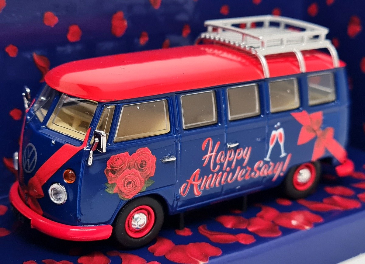 Corgi 1/43 Volkswagen T1 Campervan Happy Anniversary Diecast Metal Model Car