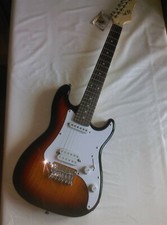 GUITARE ELECTRIQUE TAILLE 1/2 COULEUR SUNBURST + CABLE JACK - NEUF -GARANTIE 1AN