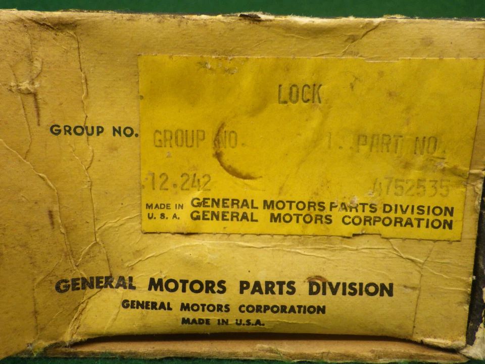 Mecanismo de cierre de puerta 1959 1960 Chevrolet sedán entrega trasero izquierdo NOS 4752535 Foto 2 de 4