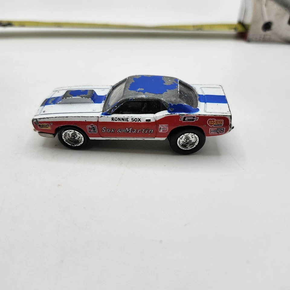 Литой винтажный автомобиль Johnny Lightning 1971 Plymouth Sox & Martin Muscle Cars США - Изображение 2 из 4