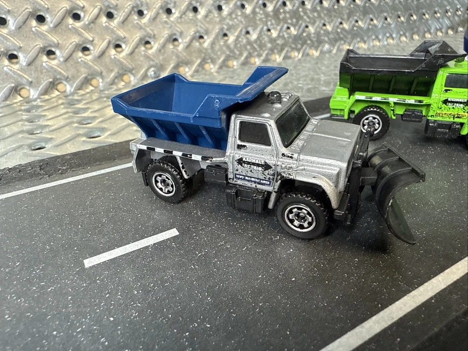 1995 Matchbox Chevrolet Highway Maintenance Грузовик Chevy Highway Dept Лот из 3 - Изображение 2 из 4