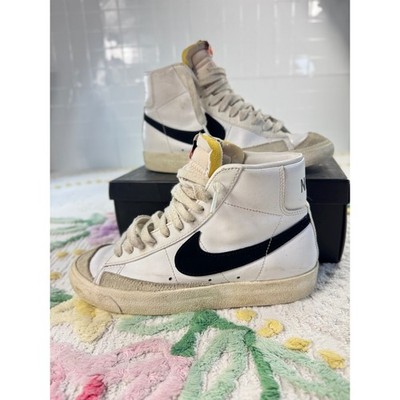 Nike Blazer Mid 77 Vintage White Black Sneakers CZ1055-100 Womens 7.5