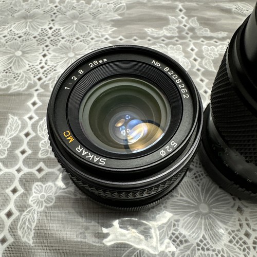 Excellent Condition Sakar 135mm & 28mm 1:2.8 Auto Prime Lens for Canon FD Mount - Picture 2 of 8