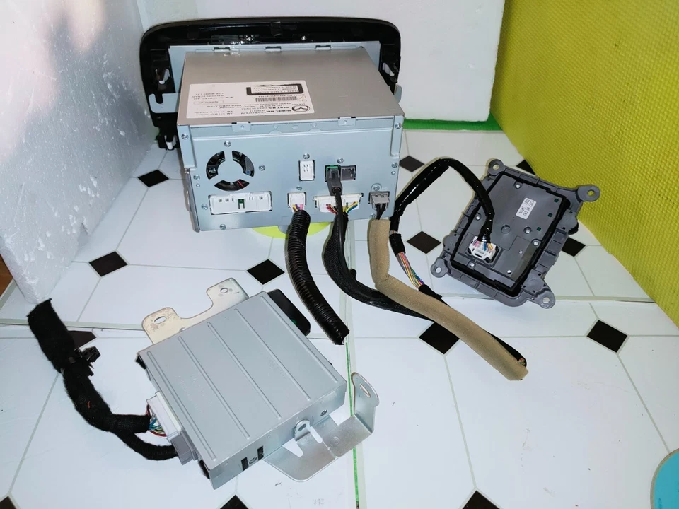 MASDA cx-5. Reproductor estéreo radio CD coche Sanyo GKK9 66 DV0A. mp3, navegación por satélite, bluetooth Foto 2 de 4