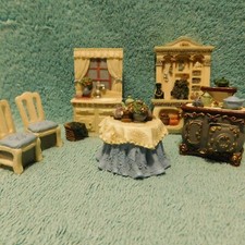 VINTAGE AVON "VICTORIAN MINIATURE kitchenFURNITURE" 6 PC RESIN SET HAND PAINTED
