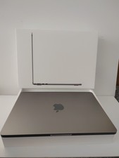 Apple MacBook Air 13.6 Inch with M2 Chip, 8GB RAM, 256GB SDD