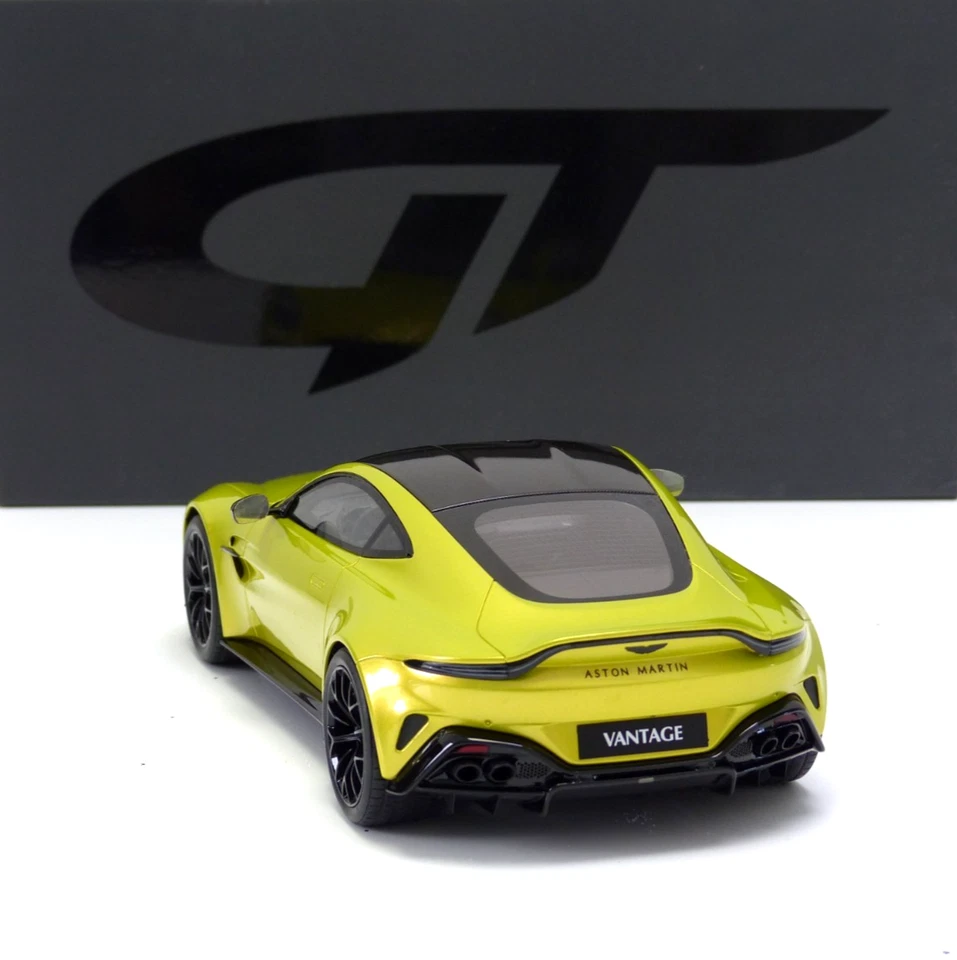 Aston Martin VANTAGE Coupé Anno 2024 Giallo / Nero Ruote 1:18 GT514 GT-SPIRIT - Immagine 3 di 4