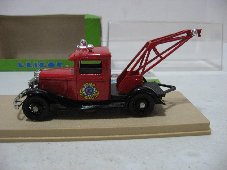 Vintage Eligor #1086 Ford V8 Plateau Brasseur Carlsberg Tow Truck Fire Police - Image 2 of 4