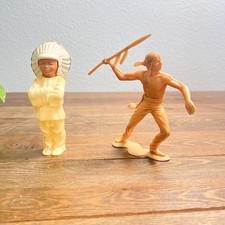 Vintage Original LOUIS MARX INDIAN  Chief Plastic Figures