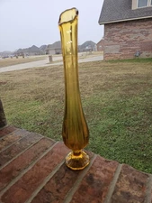 VTG LE Smith MCM Pedestal Ribbed Swung Vase  Amber Glass 15 In Tall