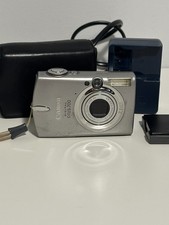 Canon IXUS 700 Digital Camera Silver - Great Condition + Case + 2 Batteries