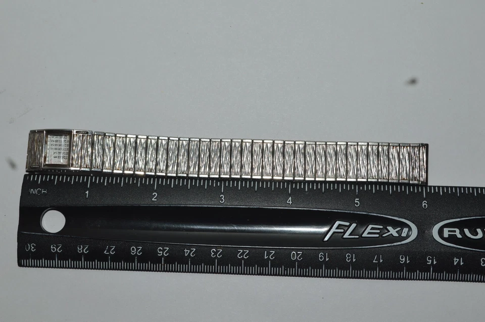 Speidel 16mm St. Steel Watch Expanding Strap With Calendar Silver Color Ca 1973 - Image 2 of 4