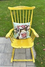 Schaukelstuhl Holz Vintage gelb mit Kissen