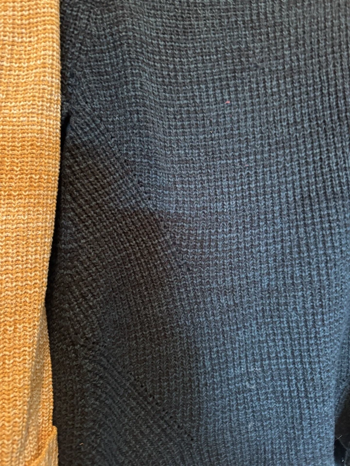 Suéter tejido con cable manga larga 2 identica Style&co para mujer talla XL, dorado y verde Foto 3 de 4