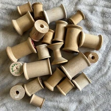 VINTAGE WOOD WOODEN SPOOLS SEWING CRAFTS THREAD COATS Liberty LILY 23 Assorted