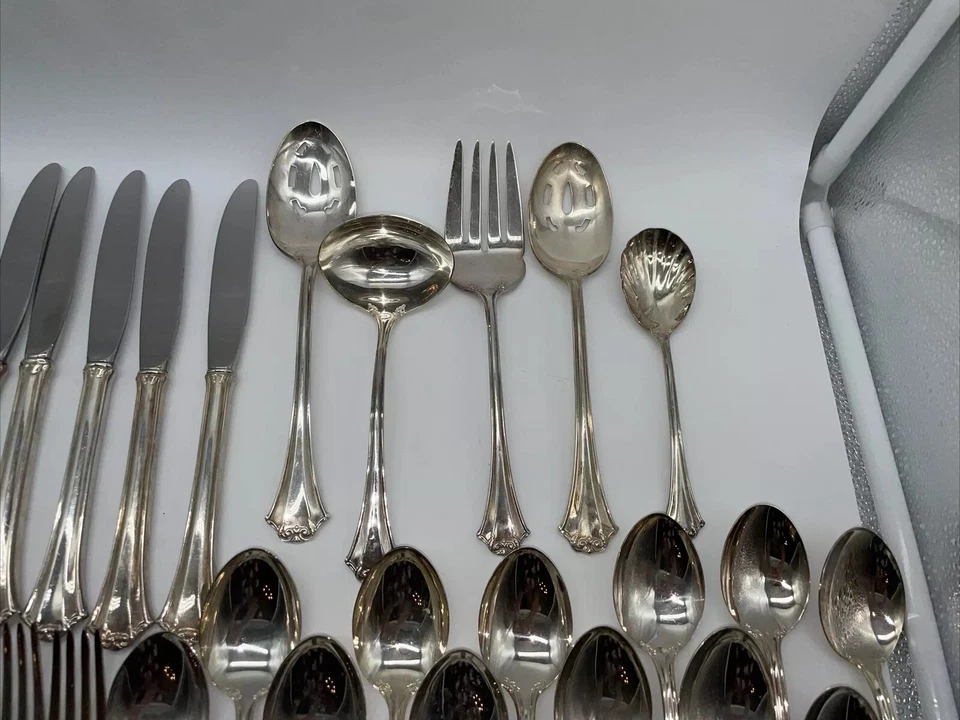 69 Piezas-CAÑA Y BARTON Servicio Chippendale Francés para 12 Plateados + Anfitriona Foto 3 de 4