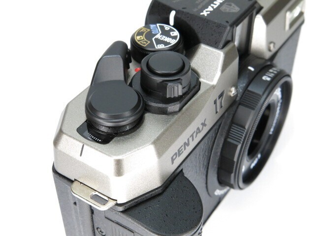 新品同様 Pentax 17 Dark Silver Film Camera Pentax 17 Half-Frame Film Camera - Dark Silver | Woodland