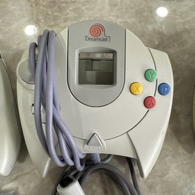 Sega Dreamcast Console Bundle w/ 4 Controllers, 4 VMU&rsquo;s,2 Controller Ext WORKING