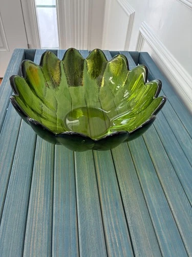 Vintage Large Blenko avocado Glass GREEN 14 Petal Lotus Centerpiece Bowl