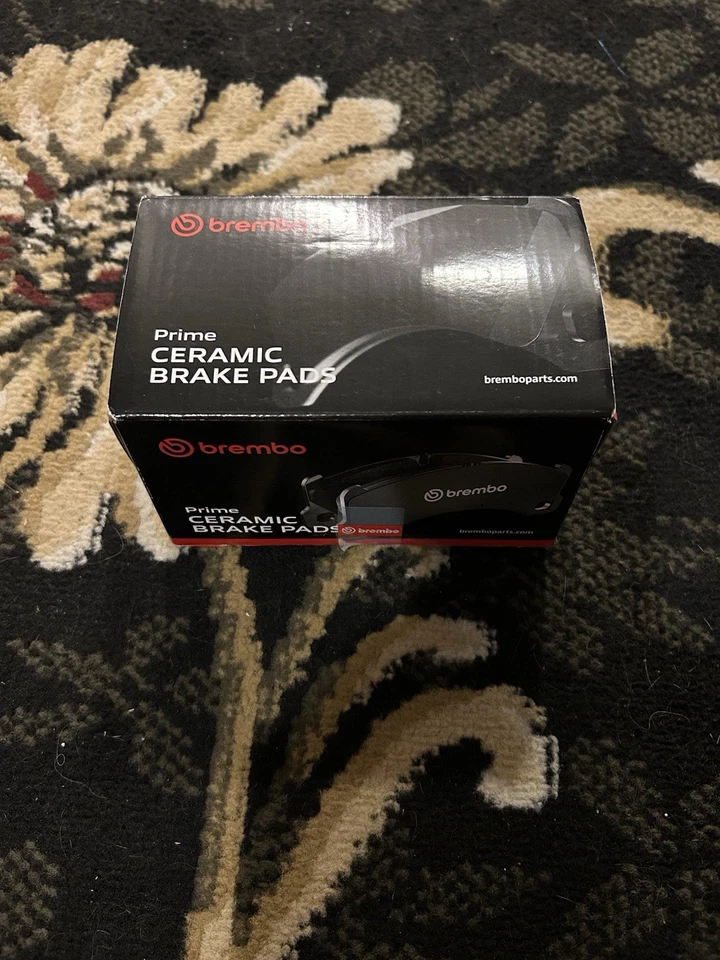 Juego de rotores y pastillas de freno traseras Brembo para Buick, Cadillac y Chevrolet Foto 3 de 3