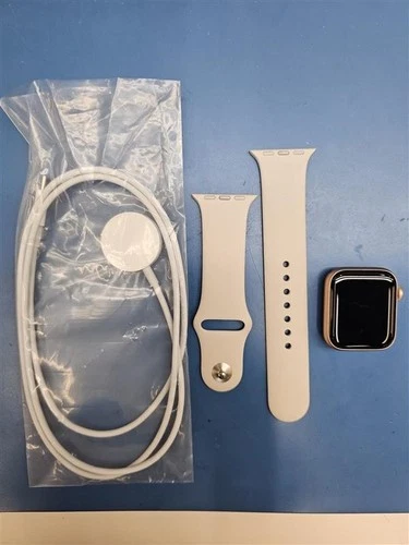 Apple Watch SE (GPS + Cellular) 40mm Gold case with Starlight Band S/M