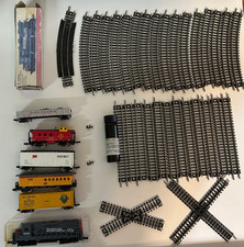 N Scale, Large Lot of 39 Freight Train Cars, Track, plus parts, B-3 bin 5