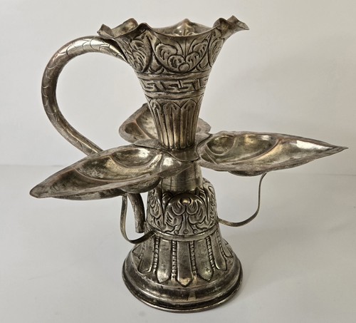 Vintage Silver Plated Copper Diya Lamp Tika Dani, Pooja Arati Ceremonies - Picture 6 of 9