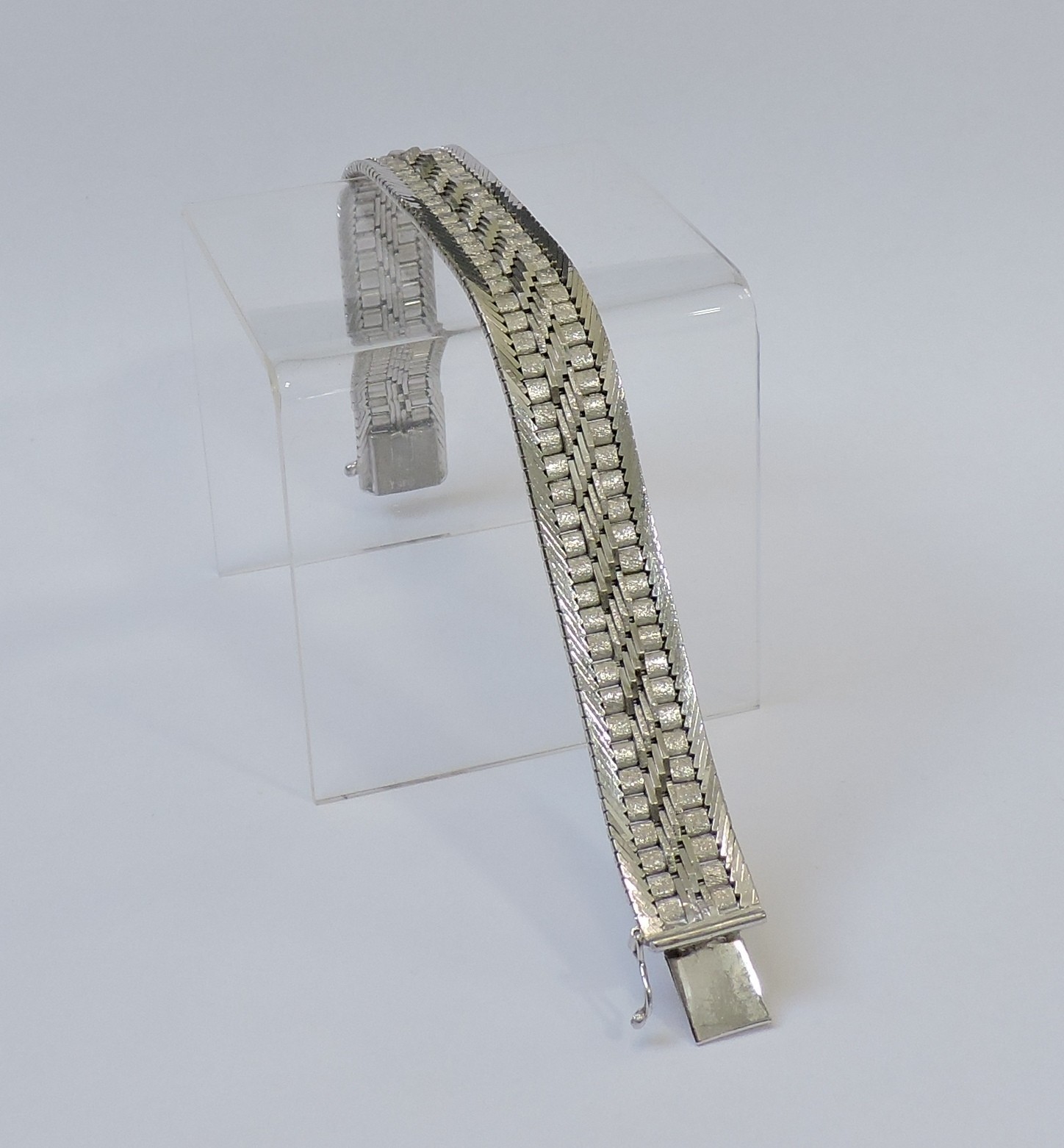 Extravagant Solid 835 Silver Bracelet - Excellent - image 4