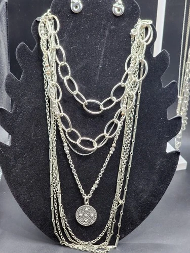 Huge Estate Lot Vintage Jewelry Necklaces Random 29 Pcs Costume Prop Play