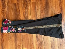 Johnny Was JW Los Angeles Black Leggings Pants Embroidered Flowers M NEW
