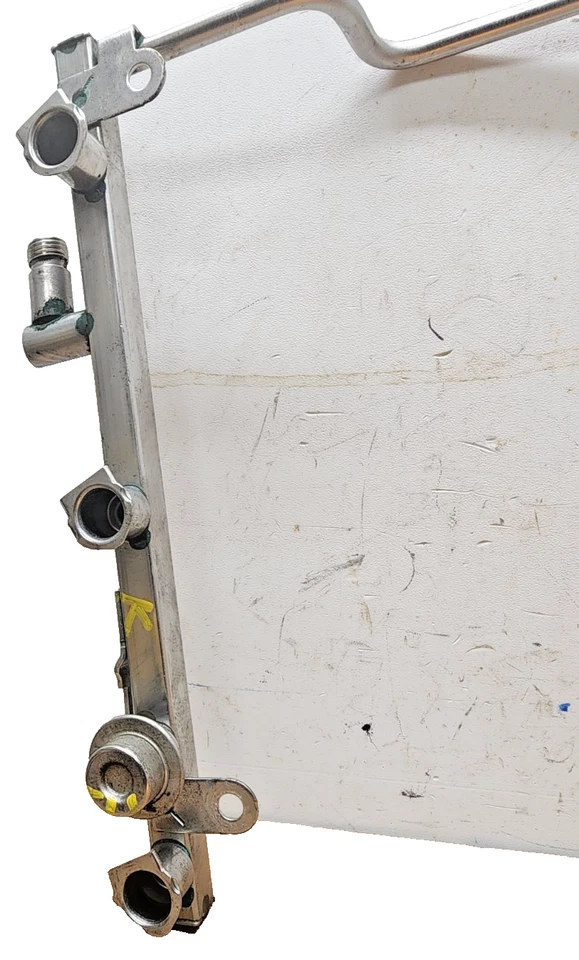 Mercedes R350 ML350 E350 C350 2006-2011 - Riel inyector de combustible - OEM 2720700995 Foto 4 de 4