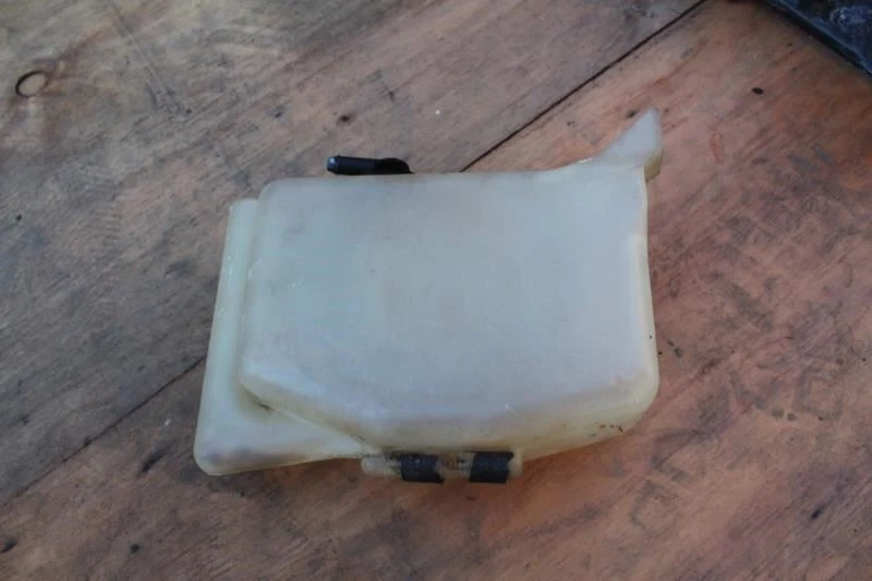 Botella depósito refrigerante Jaguar XK8 1999 MJA4460AD Foto 2 de 4