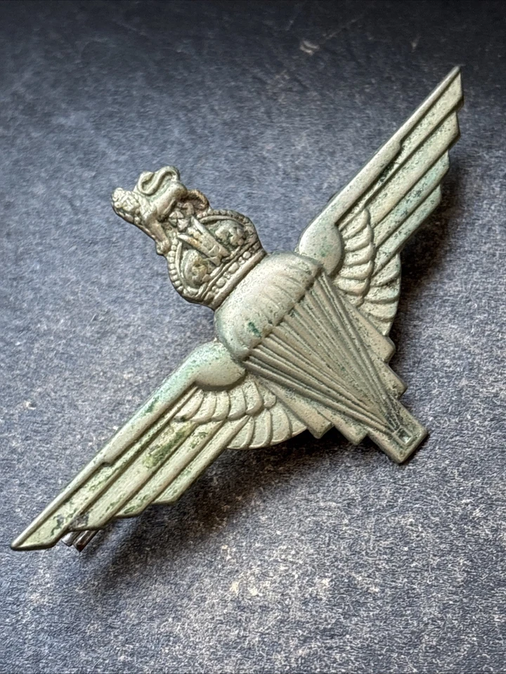 Parachute Regiment, Genuine British Army Cap Badge. WW2 - Image 3 of 4