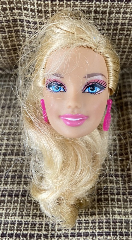 2011 BARBIE BEACH CRUISER DOLL HEAD ONLY w/Earrings #V0834 Blonde Hair Blue Eyes