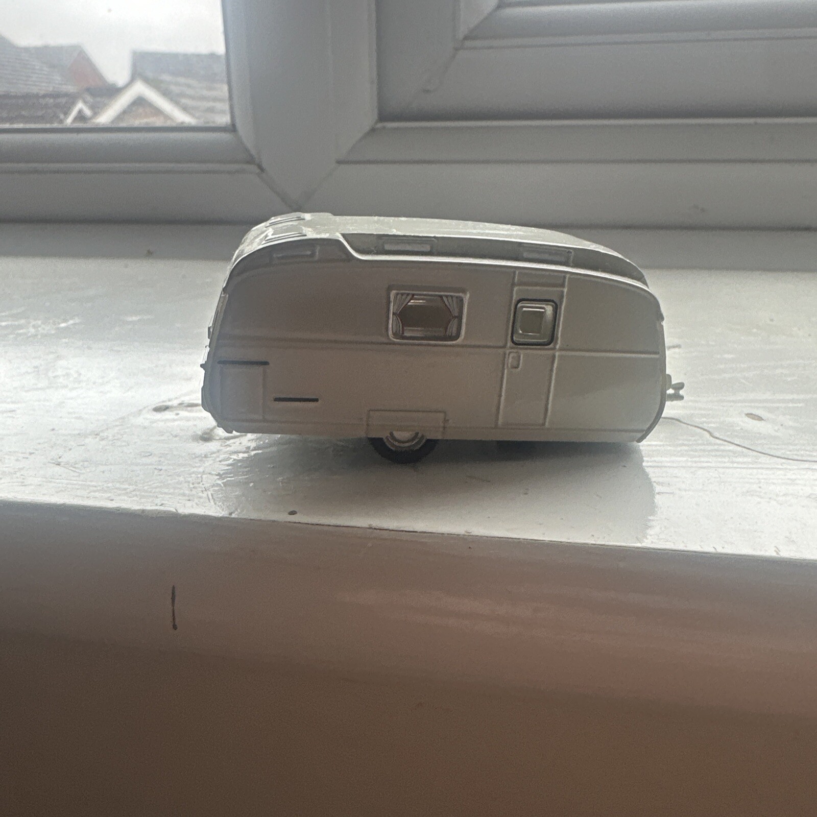 Oxford 176 Carlight Continental Caravan 76CC001 Light Grey eBay