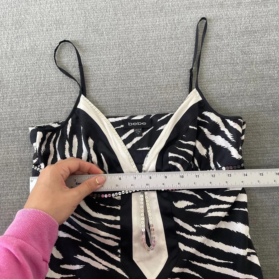 Camiseta sin mangas de seda Y2k Bebe para mujer M estampado de cebra lentejuelas cuello en V túnica fiesta caprichoso Foto 3 de 4