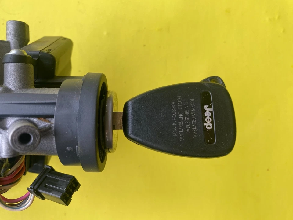 2008-2012 JEEP FREEDOM ЗАМОК ЗАЖИГАНИЯ С КЛЮЧОМ И ИММОБИЛАЙЗЕР OEM 05026074AO - Изображение 3 из 4