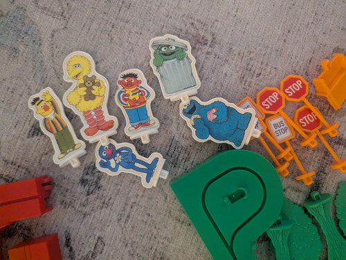 Vintage Sesame Street Alphabet Block Letters Plastic Tyco Preschool Replacement - Picture 2 of 2