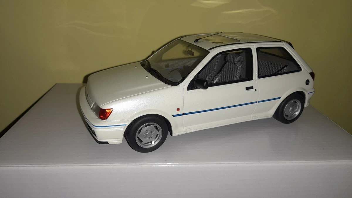 Modellino OTTOMOBILE 1:18 Ford Fiesta ST Race 2016 – Rosso – Edizione Limitata 1/999 (OT1087)