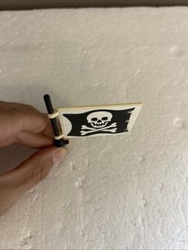 LEGO Flag 6x4 Jolly Roger w/ Skull & Crossbones 2525, 81427. 6285 Black Seas &lsquo;89
