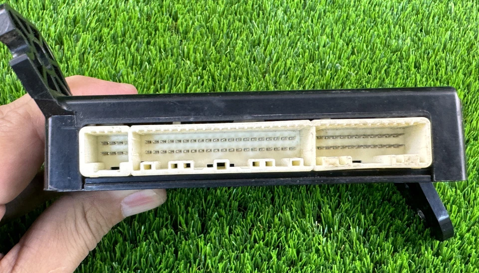 Toyota Tundra 2007-2010 Air Condition Amplifier Module 88650-0C040 Oem used - Image 3 of 4