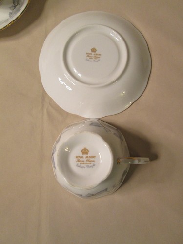 Set of 2 Royal Albert Silver Maple Bone China Coffee Cups & Saucers Gold Trim - Picture 5 of 6