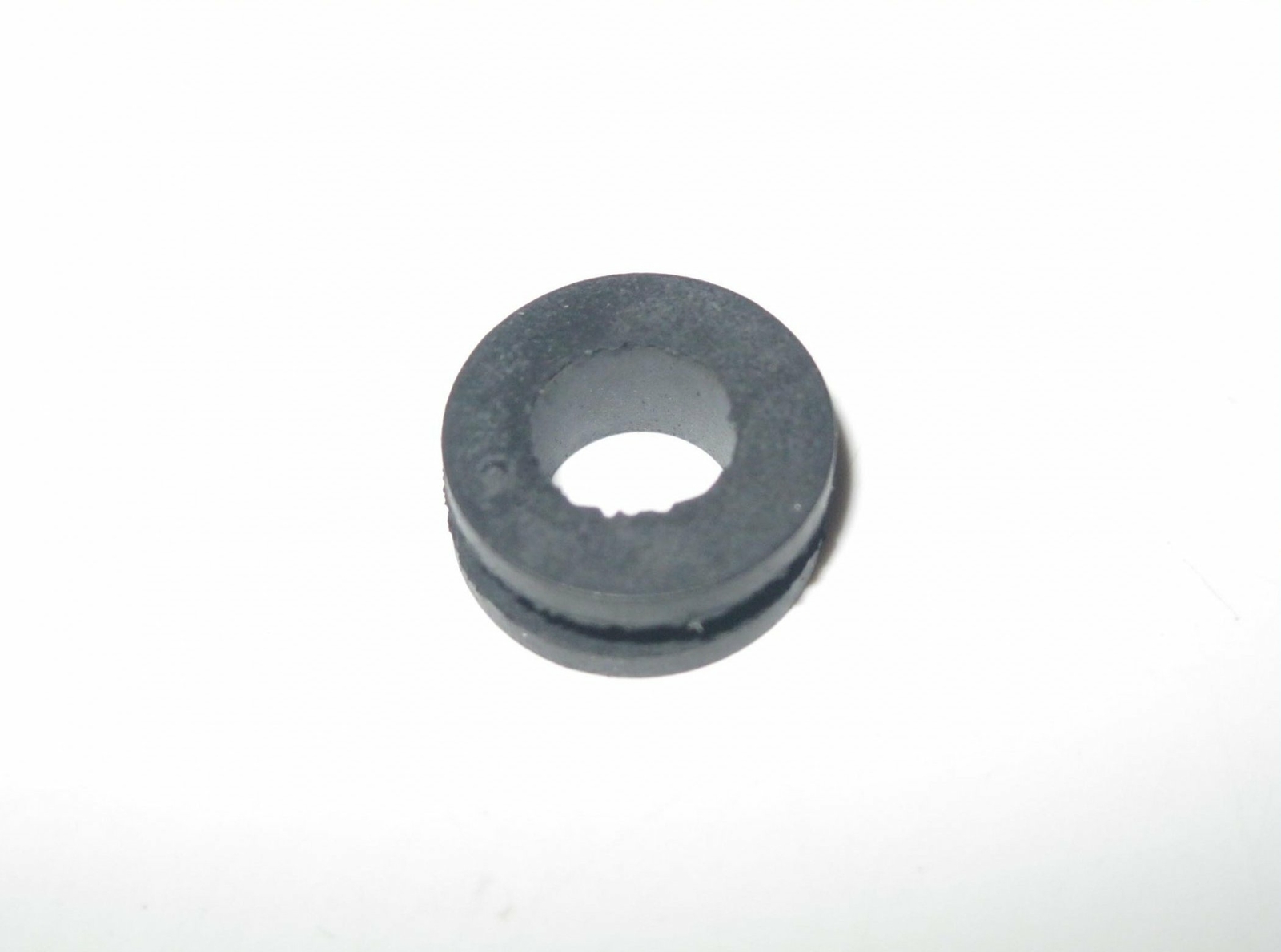 BMW Engine Cover Trim Rubber Mounting Grommet Bush 11142247316 New